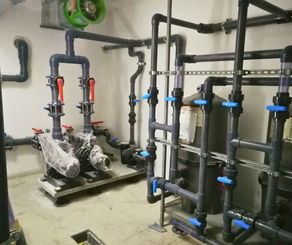 שירותי בריכות