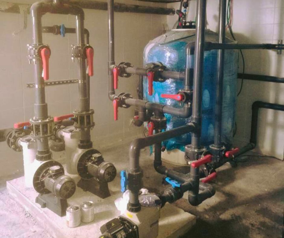 שירותי בריכות