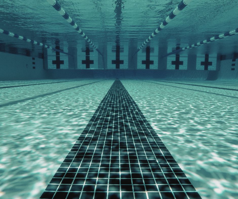 בריכה-ביתית-עמוקה-JPG